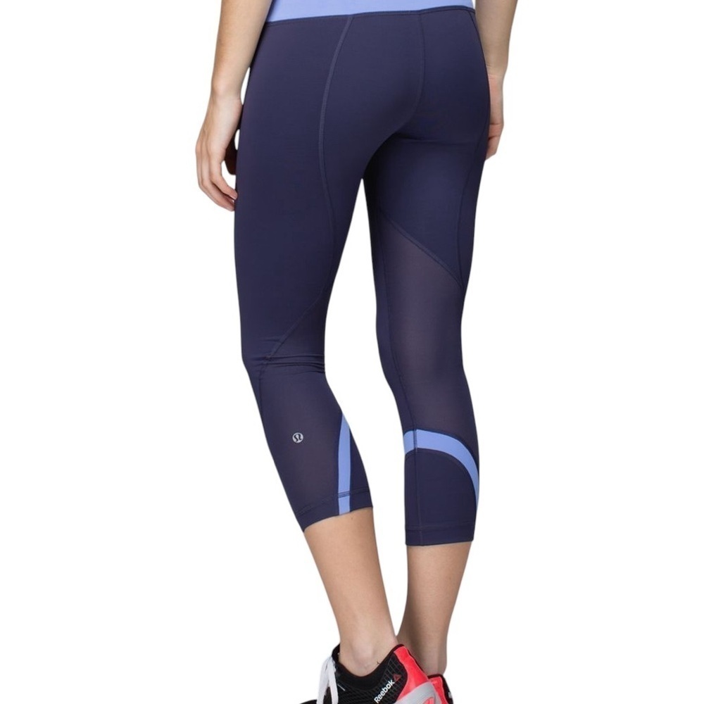 Lululemon Run Inspire Crop II Leggings Size 8 Cadet Blue Lullaby